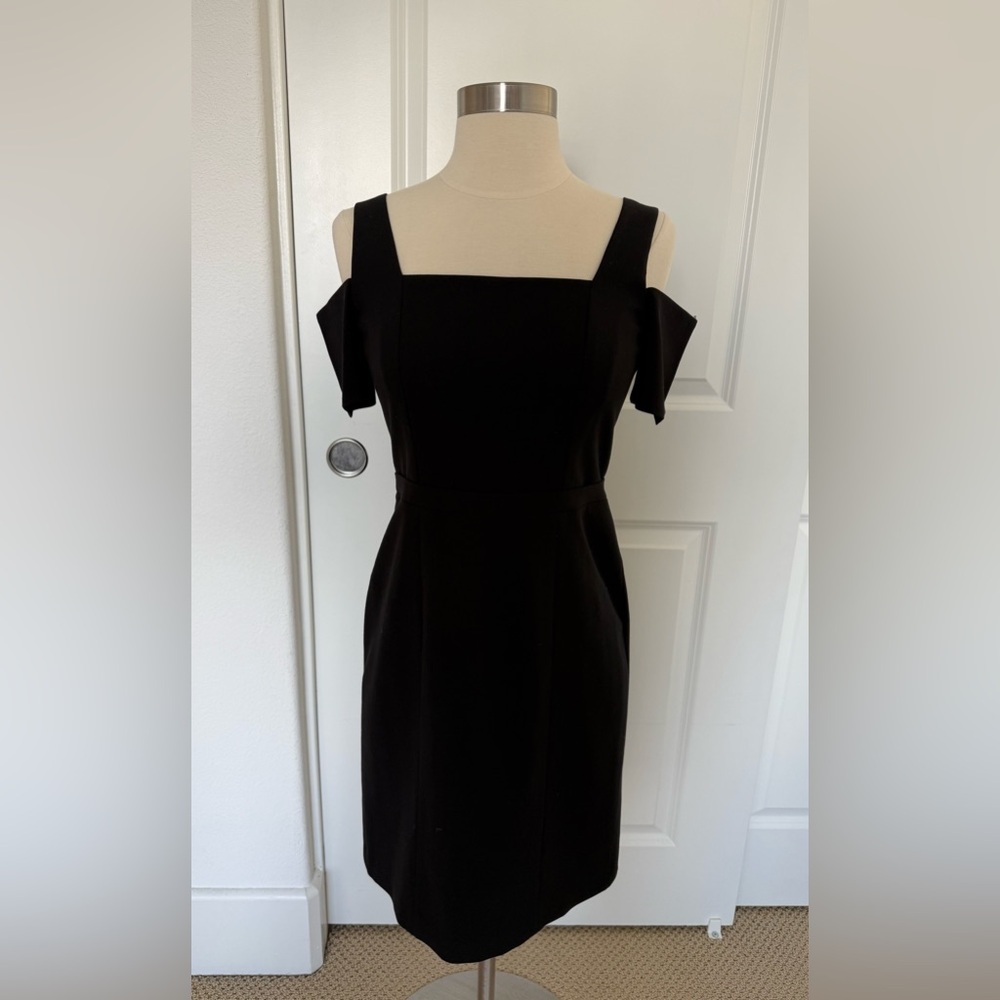 BCBGMAXAZRIA Black Cold-Shoulder Sheath Dress